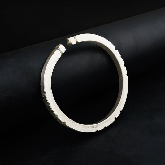 6mm Silver Radiate Bangle