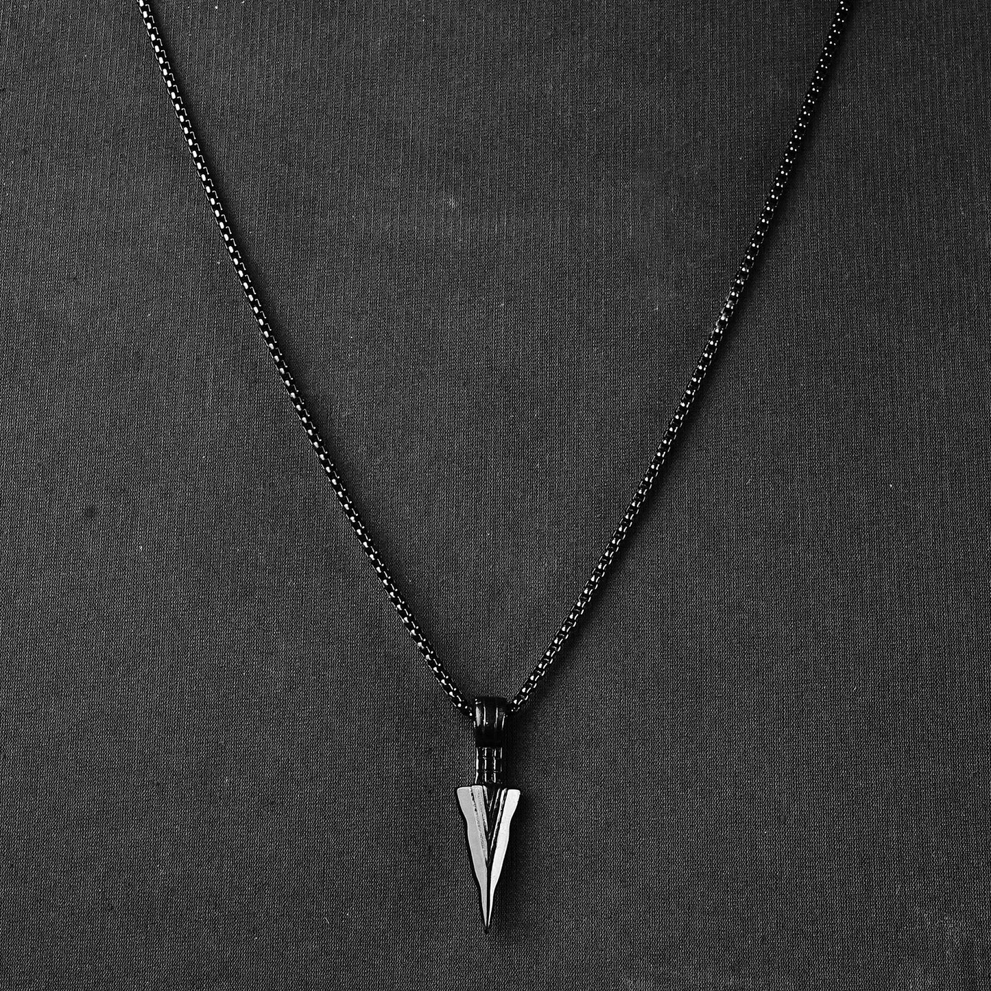 Black Arrow pendant with Black Roundcut chain -316L