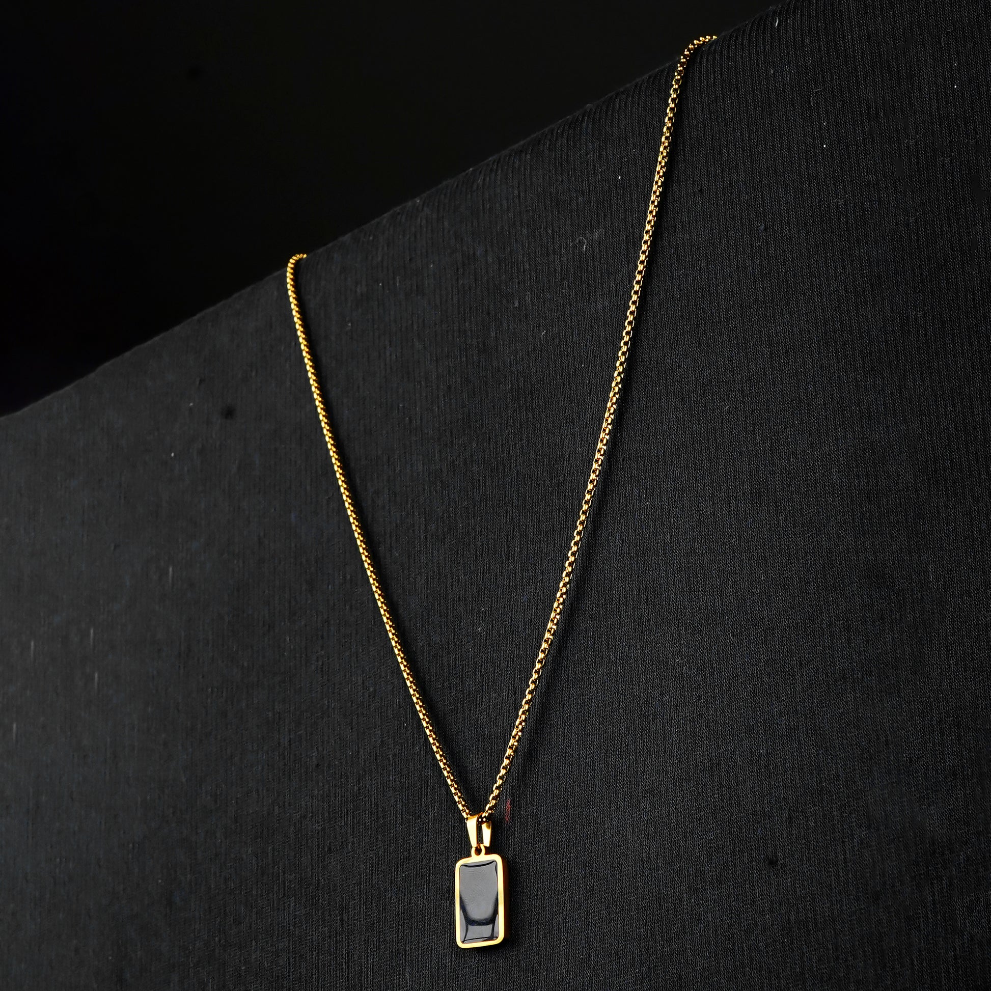 Black Stone Necklace with Golden Roundcut chain