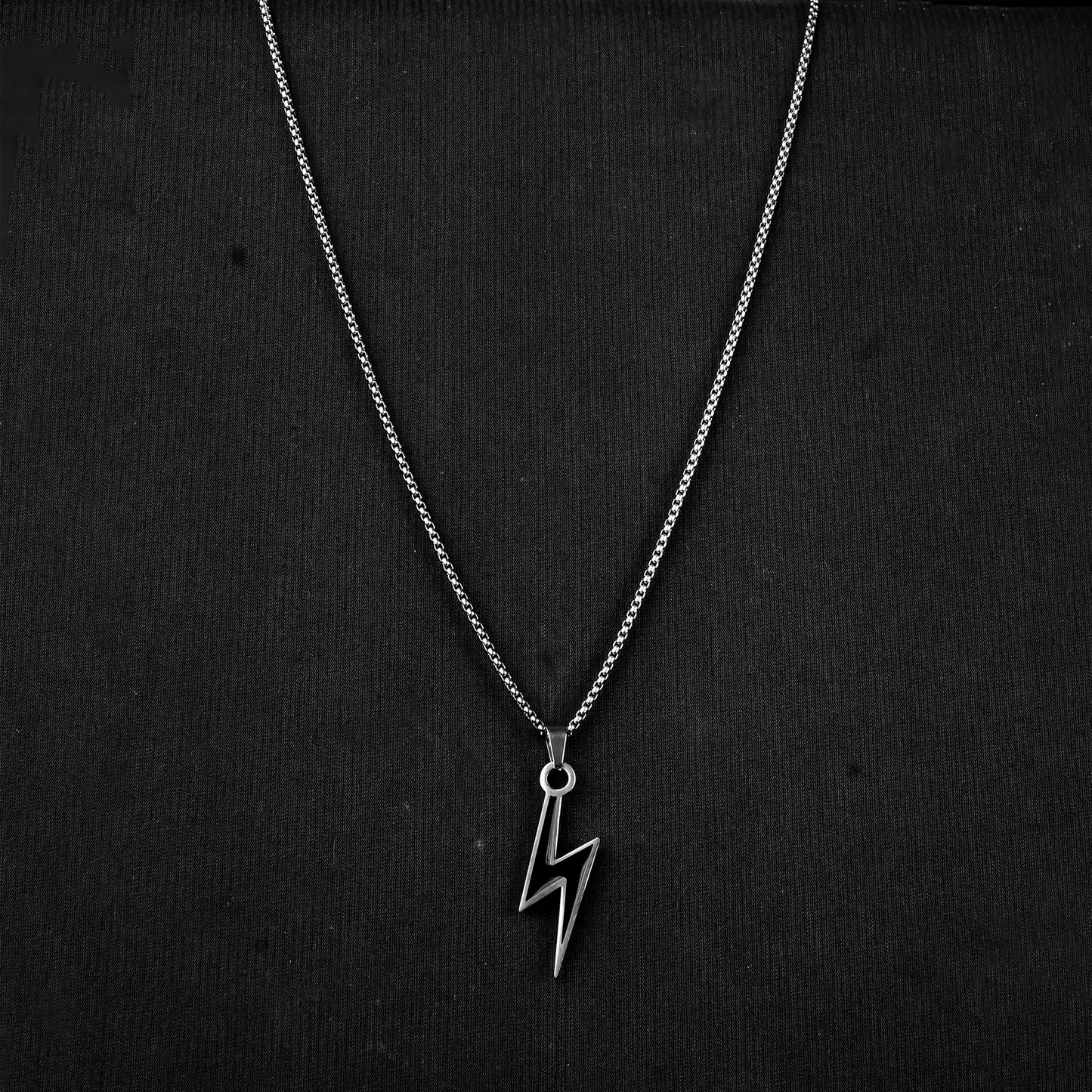 Flash pendant with silver Roundcut chain -317L