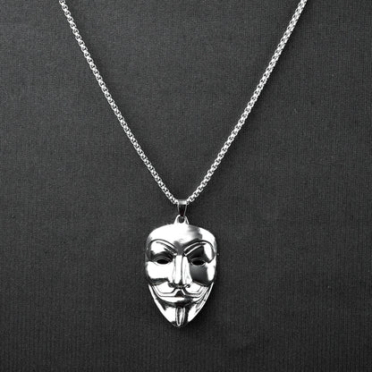 Silver vendetta pendant with silver roundcut chain